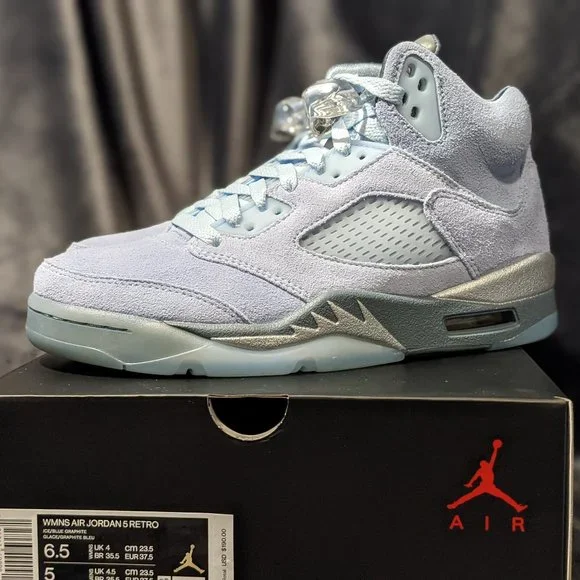 Jordan 5 Retro - Bluebirds (W) 6.5 - NEW - Picture 1 of 6